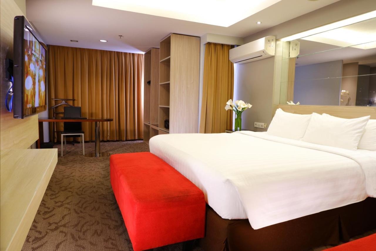 ASTON Pluit Hotel&Residence Jakarta Buitenkant foto