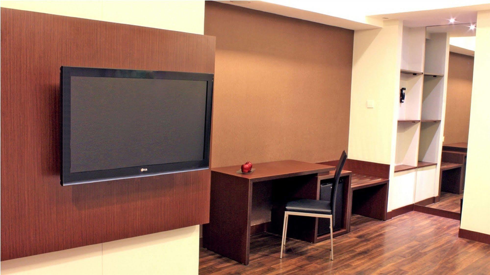 ASTON Pluit Hotel&Residence Jakarta Buitenkant foto